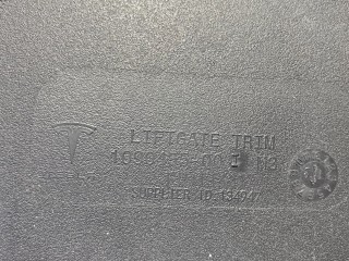 обшивка крышки багажника Tesla Model 3 1 поколение 2019, 1090454-00-I, 1090455-00-H