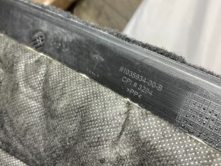 Декоративная накладка центральной консоли Tesla Model X 1 поколение 2020, 1035934-00-B