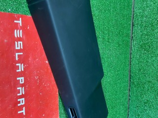 Накладка стойки внутренняя Tesla Model X Tesla Model X 1 поколение 2018, 1035971-01-H, 1053896-00-B, 1052877-00-C