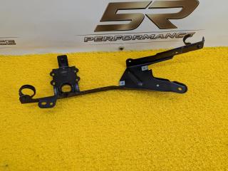 крепление ( кронштейн ) крыла Porsche Panamera 970 2011, 4.8 л., M 48.40, бензин, АКПП, c9z (basaltschwarz), лифтбэк, полный привод, правый руль, 970610201, 97061020103