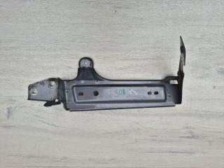 крепление ( кронштейн ) крыла Alfa Romeo Stelvio 1 поколение 949 2019, 2.2 л., дизель, АКПП, внедорожник 5 дв., полный привод, правый руль
