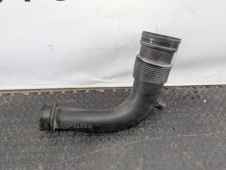 патрубок турбины Porsche Cayenne 958 2011, 4.8 л., M 48.52, бензин, АКПП, r9a (sandweiss), внедорожник 5 дв., полный привод, правый руль, 7P5129627