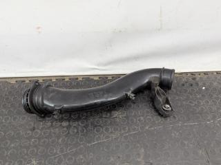 патрубок интеркулера Porsche Cayenne 958 2011, 4.8 л., M 48.52, бензин, АКПП, r9a (sandweiss), внедорожник 5 дв., полный привод, правый руль, 7L5145957A, 7L5145957