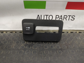 прикуриватель Alfa Romeo Giulia 2 поколение 952 2018, 2.0 л., бензин, АКПП, седан, задний привод, 156136045