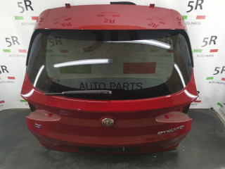 крышка багажника (дверь 3-5) Alfa Romeo Stelvio 1 поколение 949 2019, 2.0 л., бензин, АКПП, rosso red, внедорожник 5 дв., полный привод, правый руль