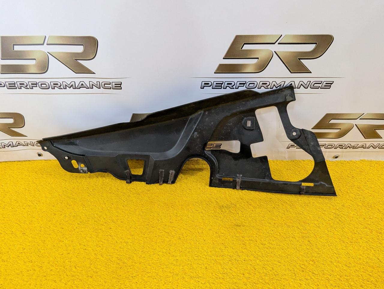 планка под капот Porsche Cayenne 958 2011, 4.8 л., M 48.52, бензин, АКПП, r9a (sandweiss), внедорожник 5 дв., полный привод, правый руль, 7P5806442D, 7P5806442 - фото №1