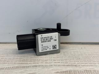 датчик удара Porsche Panamera 970 2011, 4.8 л., M 48.40, бензин, АКПП, c9z (basaltschwarz), лифтбэк, полный привод, правый руль, 970618221