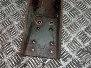 кронштейн (крепление) Mercedes-Benz