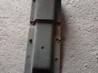 крепление ( кронштейн ) крыла Mercedes-Benz