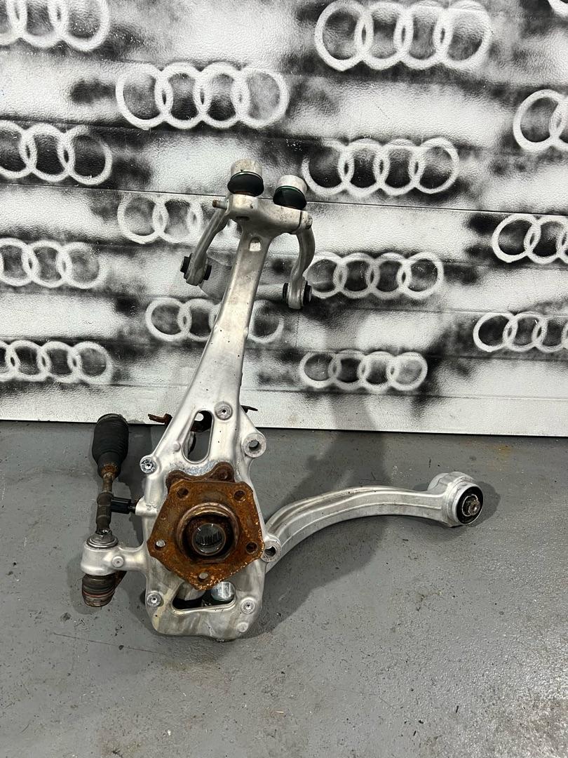 кулак поворотный левый Audi A6 C8 4K5 2019, 3.0 л., бензин, АКПП, седан, 4M0407155D, 4K0407241D, 80A407695C, 4M047509C, 4M0407505C - фото №1