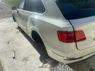 крыло заднее левое Bentley Bentayga 1 поколение 4V1 2018, 6.0 л., бензин, МКПП, внедорожник 5 дв.