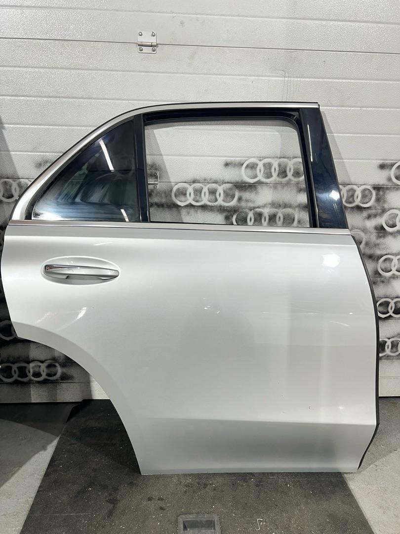 дверь задняя левая Mercedes-Benz GLE W167 W167 2022, A167733100, A1679008613, A1675401429 - фото №1