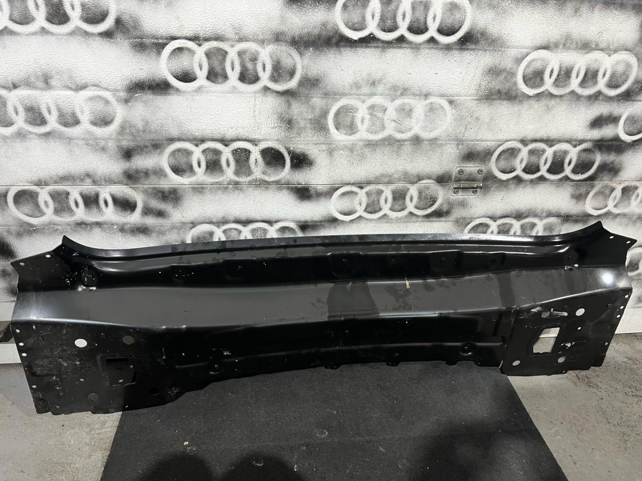 задняя часть кузова (тазик) Audi Q8 4M 2022, 4M8813303B - фото №1