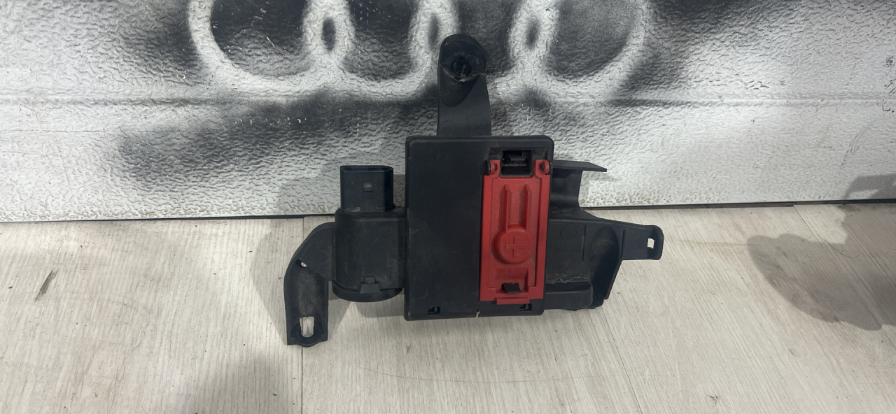 плюсовой провод аккумулятора Audi Q7 4M 2019, 4M0941823A - фото №1