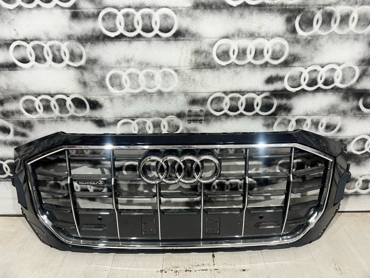 решетка радиатора Audi Q8 4M 2023, 4M8853651AC, 4M8853651AF, 4M8853651AH - фото №1