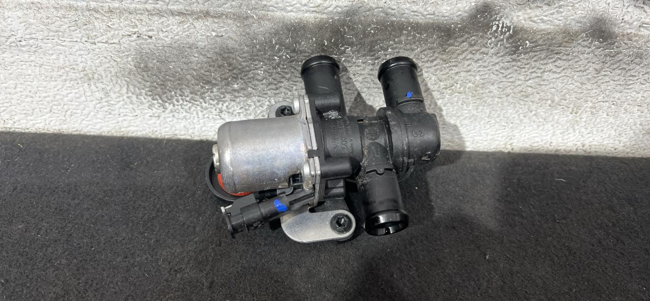 клапан системы охлаждения Audi A5 B10 2025, 2.0 л., дизель, АКПП, 8B3121305H, 5Q0906457C - фото №1