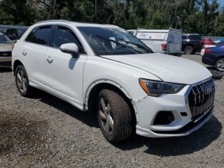 Audi Q3 F3