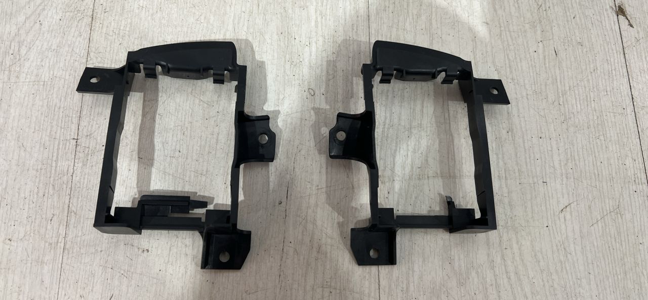 кронштейн (крепление) Audi A6 C8 2022, 4K0907911D, 4K0907912D - фото №1