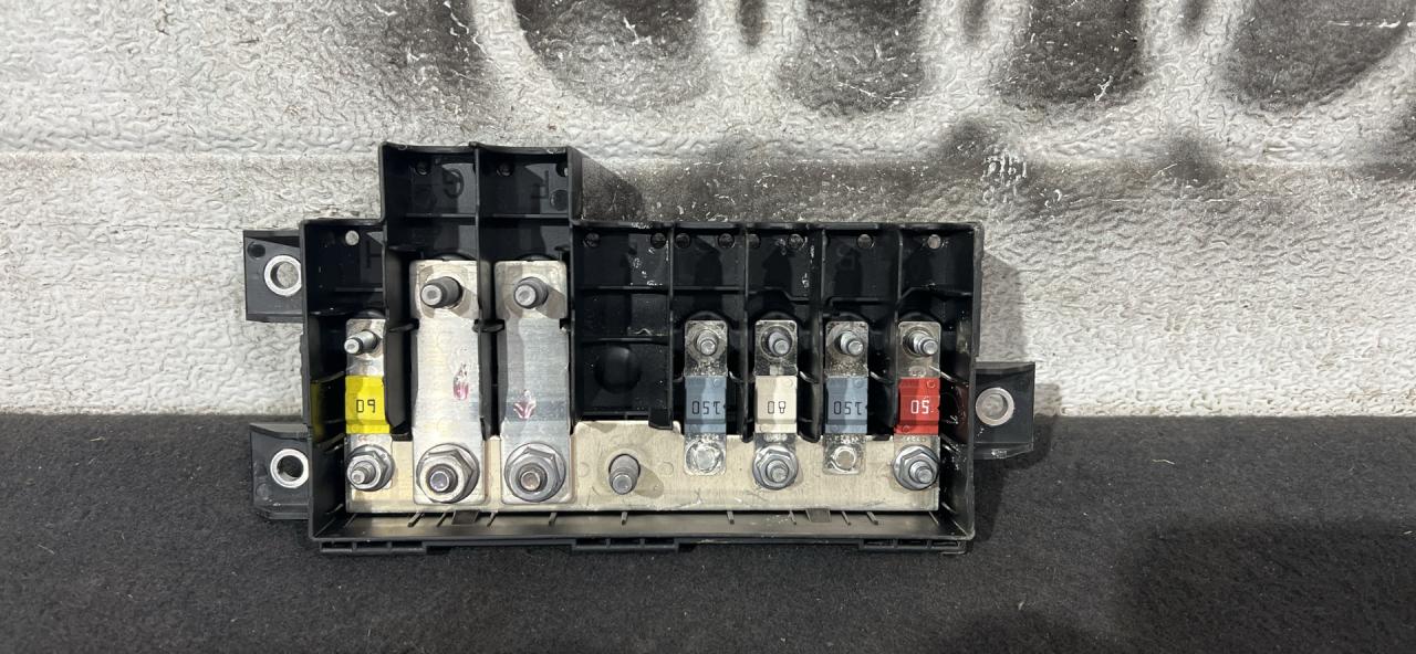 блок предохранителей Audi A5 B10 2025, 2.0 л., дизель, АКПП, 8B3937548G - фото №1