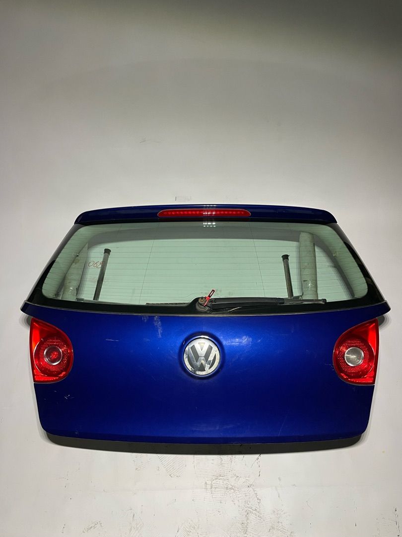 крышка багажника (дверь 3-5) Volkswagen Golf 5 поколение 2008, 1.4 л., бензин, синий, хетчбэк 5 дв., правый руль - фото №1