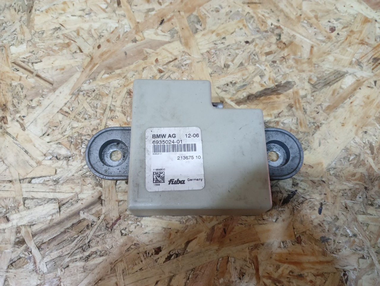 усилитель антенны BMW X5 E70 2007, 3.0 л., D, M57 D30 (306D3), дизель, АКПП, черный, внедорожник 5 дв., полный привод, правый руль, 6935024, 65206935024, 65206917714, 6917714 - фото №1