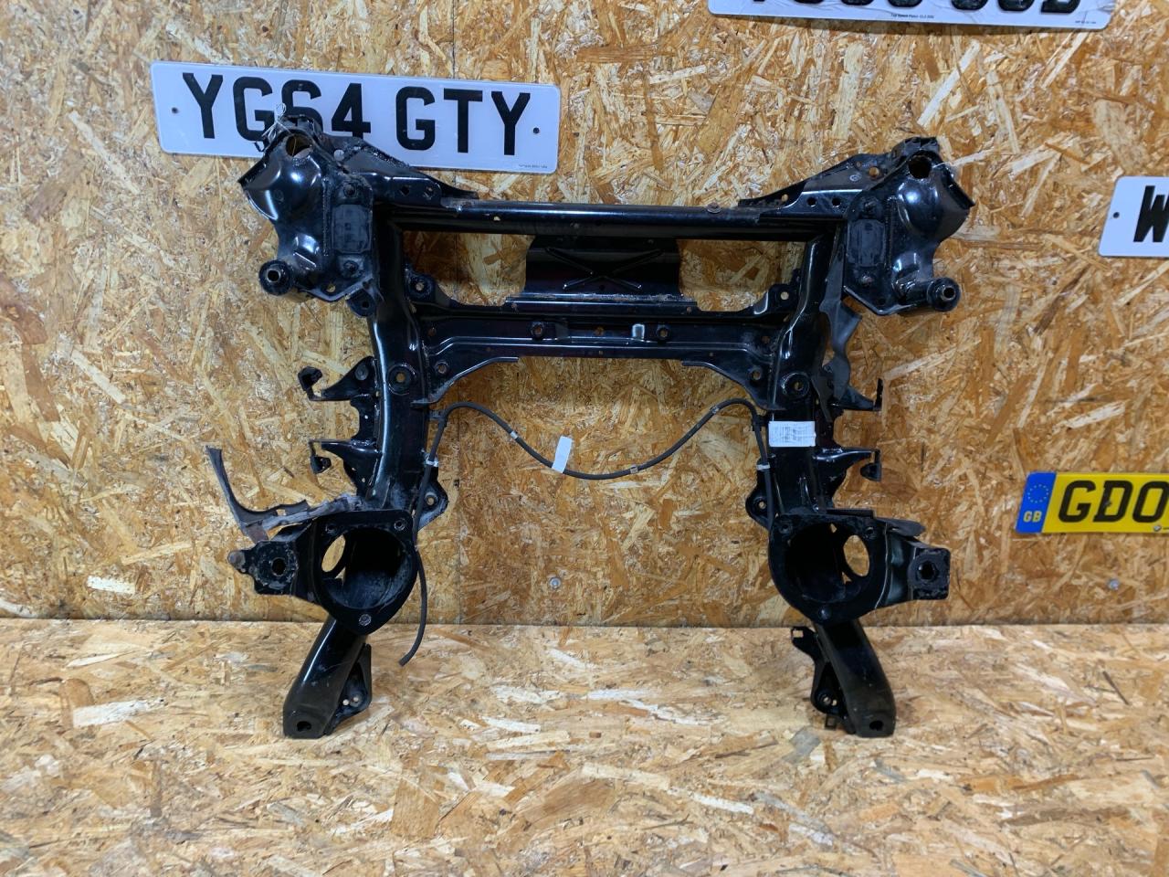 балка подвески передняя (подрамник) BMW 4 серия F32/F33 F36 2015, 3.0 л., дизель, АКПП, лифтбэк, полный привод, правый руль, 31116866221, 6866221, 31116860950, 6860950, 31114086535, 4086535, 6872123, 31106872123 - фото №1