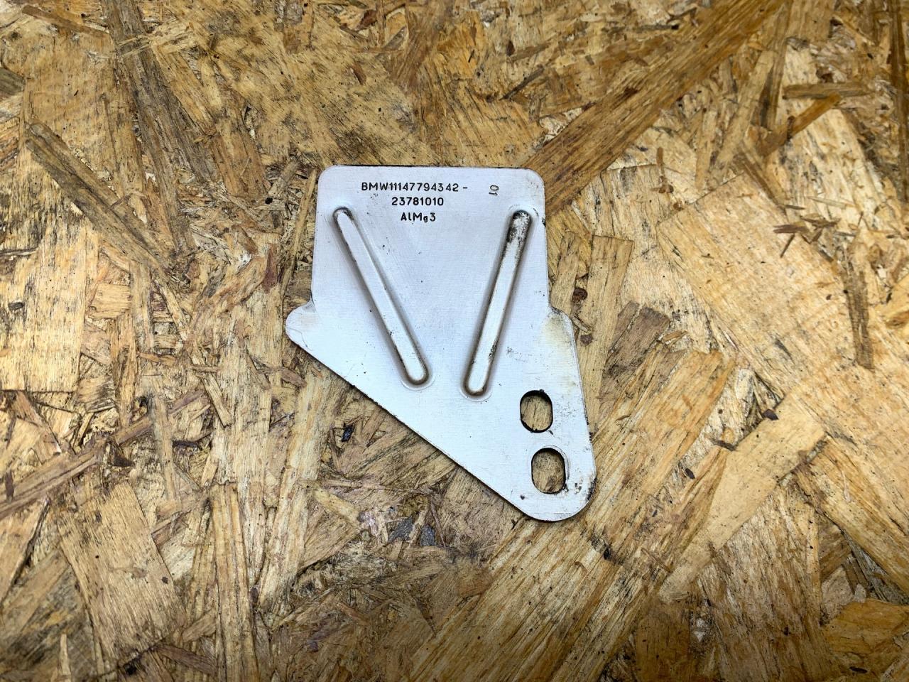 кронштейн (крепление) BMW X5 E70 2008, 3.0 л., дизель, АКПП, внедорожник 5 дв., полный привод, правый руль, 7794342, 11147794342, 11147789368, 7789368 - фото №1