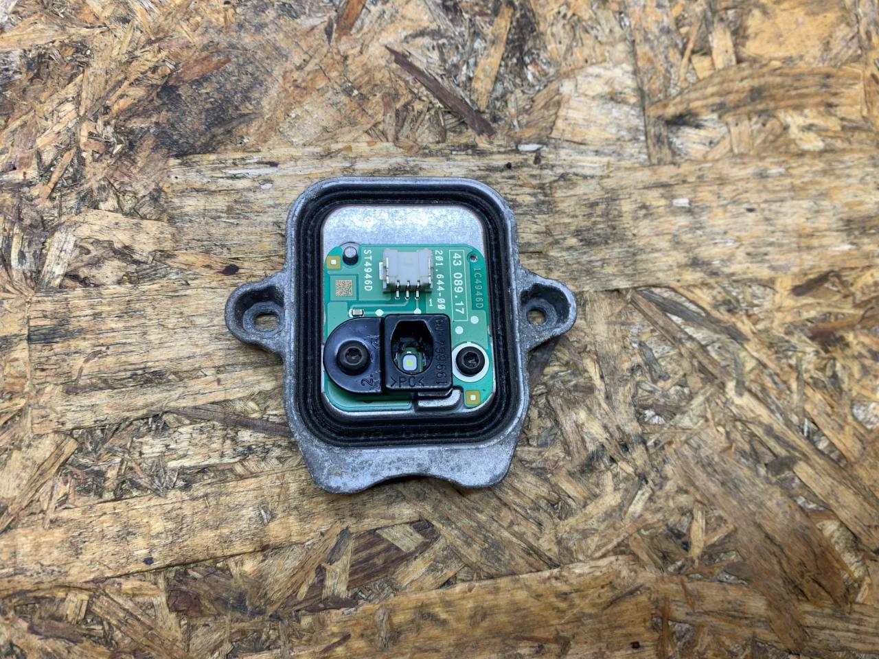 модуль LED BMW 3 серия F30/F31/F34 F30 2012, 2.0 л., N47 D20 C, дизель, АКПП, седан, задний привод, правый руль - фото №1
