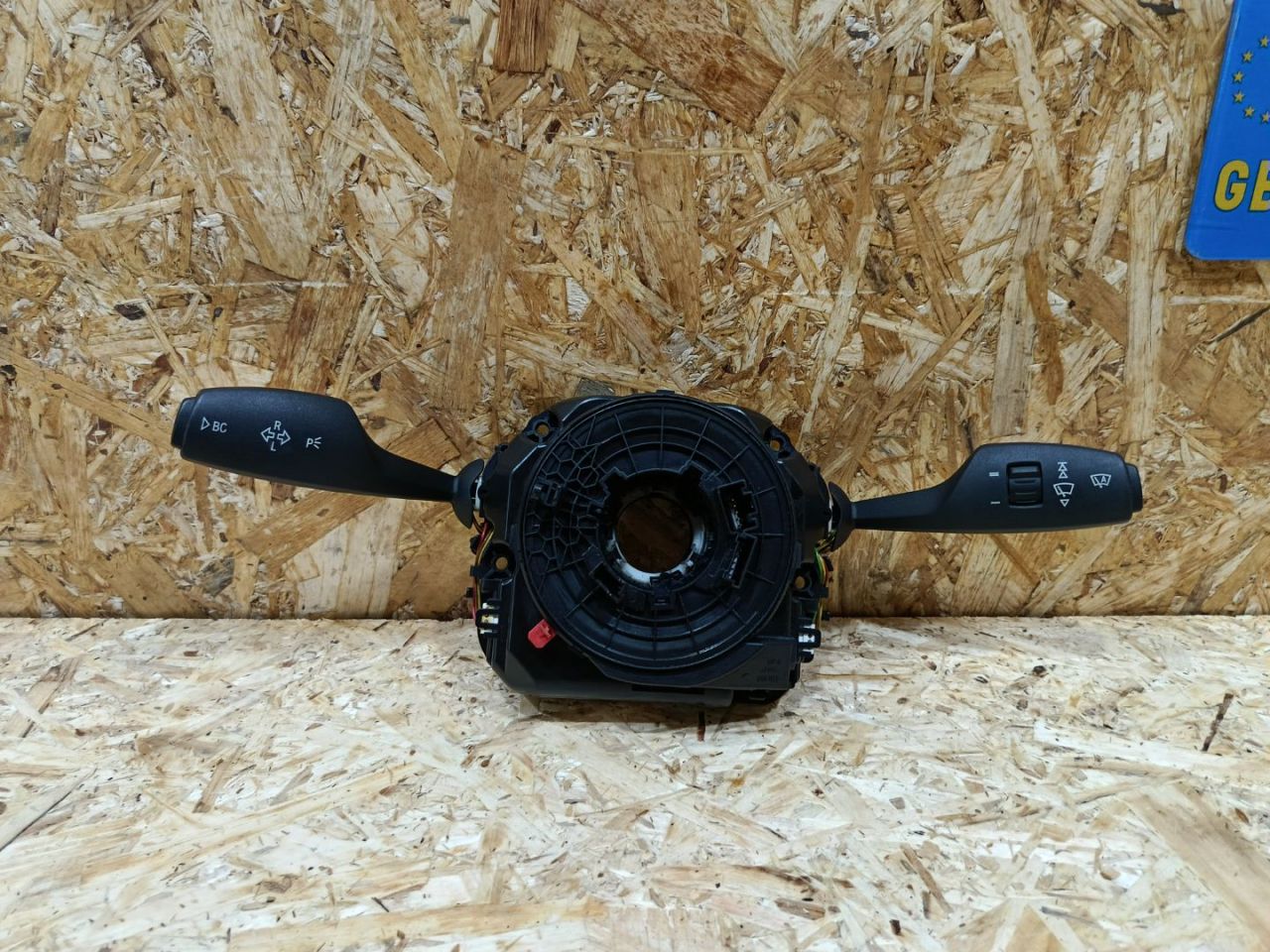 переключатель подрулевой (стрекоза) BMW 5 серия F07/F10/F11 F11 2011, 3.0 л., дизель, АКПП, черный, универсал, задний привод, 9245626, 63319245626, 61319354051, 9354051, 61319319479, 9319479, 61319301909, 9301909, 61319297784, 9297784, 61319283549, 9283549, 61319245628, 9245628, 61319234446, 9234446, 61319206962, 9206962 - фото №1