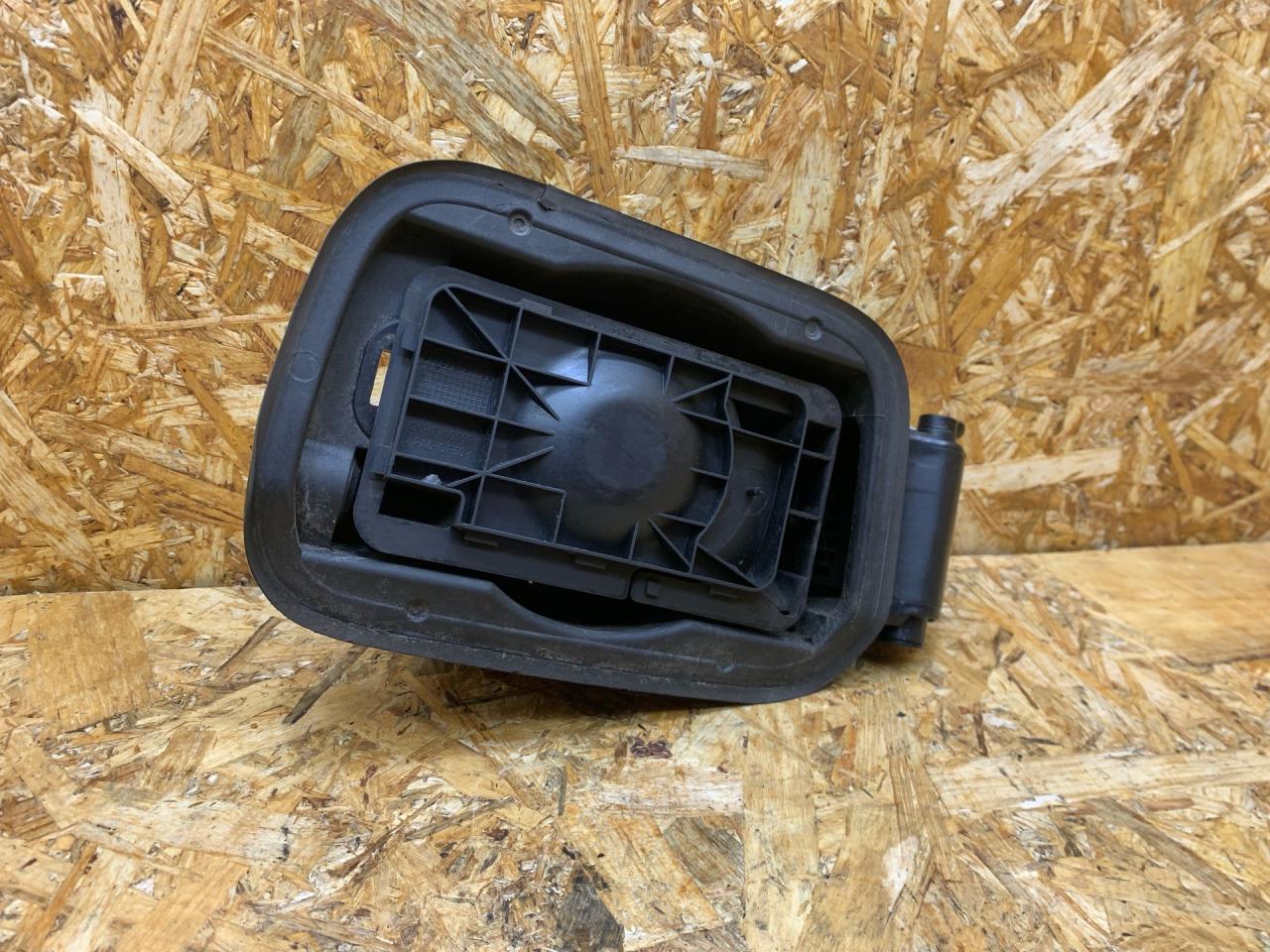 лючок топливного бака BMW 3 серия E90/E91/E92/E93 E92 2007, 3.0 л., дизель, АКПП, купе, задний привод, правый руль, 7117982, 51177117982 - фото №1