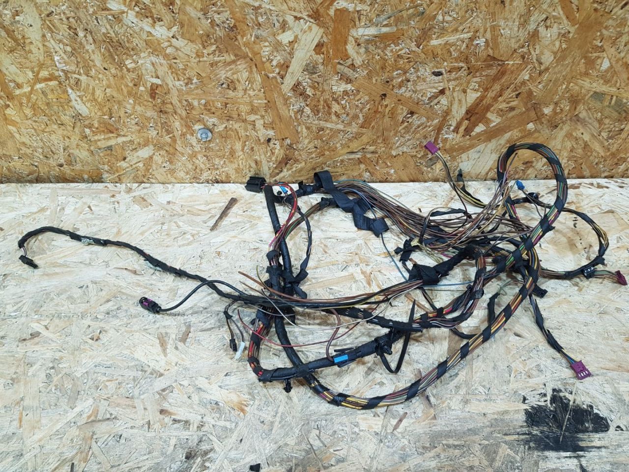 Проводка крышки багажника BMW 5 серия F07/F10/F11 F11 2011, 3.0 л., дизель, АКПП, черный, универсал, задний привод - фото №1