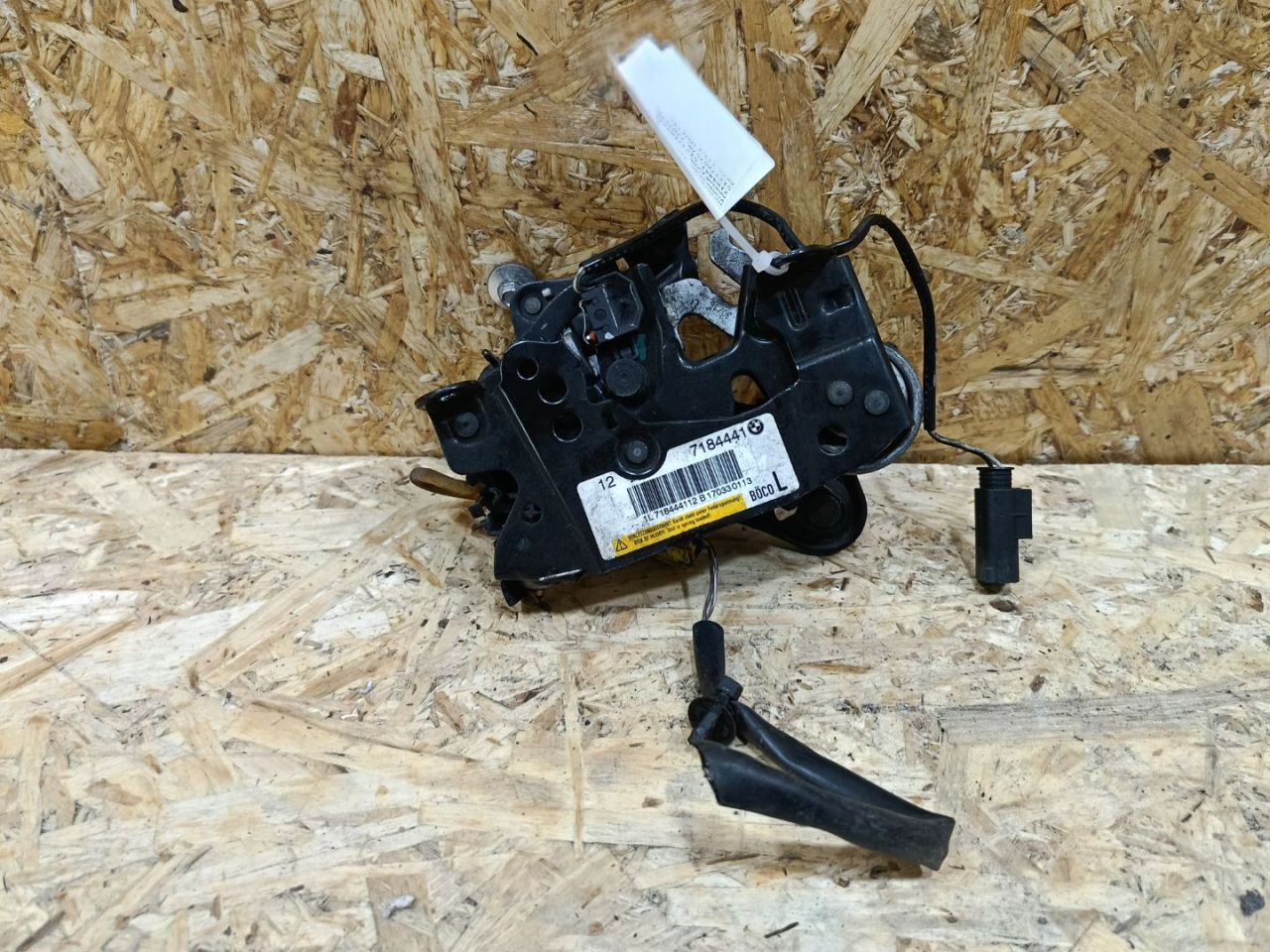замок капота BMW 5 серия F07/F10/F11 F11 2011, 3.0 л., дизель, АКПП, черный, универсал, задний привод, 7184441, 51237184441, 51237207579, 7207579 - фото №1