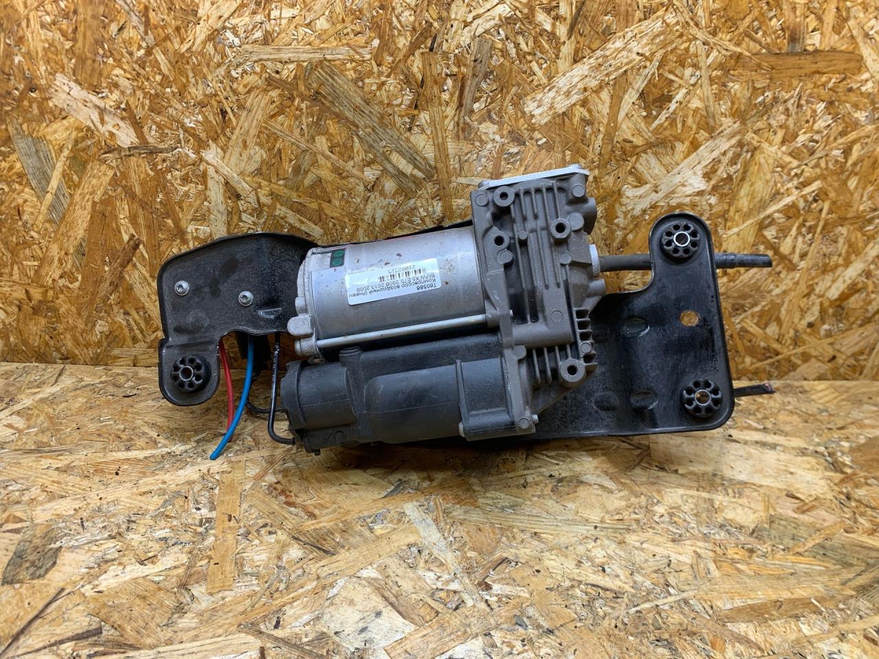 компрессор пневмоподвески BMW X5 E70 2009, 3.5 л., дизель, АКПП, внедорожник 5 дв., полный привод, правый руль, 6799419, 37206799419, 37206859714, 6859714, 37206789938, 6789938, 37226785506, 6785506, 37226775479, 6775479 - фото №1