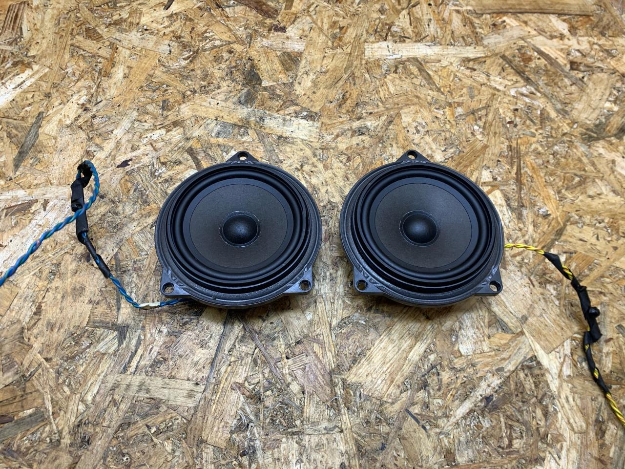 динамик BMW 3 серия E90/E91/E92/E93 E92 2007, 3.0 л., дизель, АКПП, купе, задний привод, правый руль, 9143231, 65139143231, 65126923976, 6923976 - фото №1