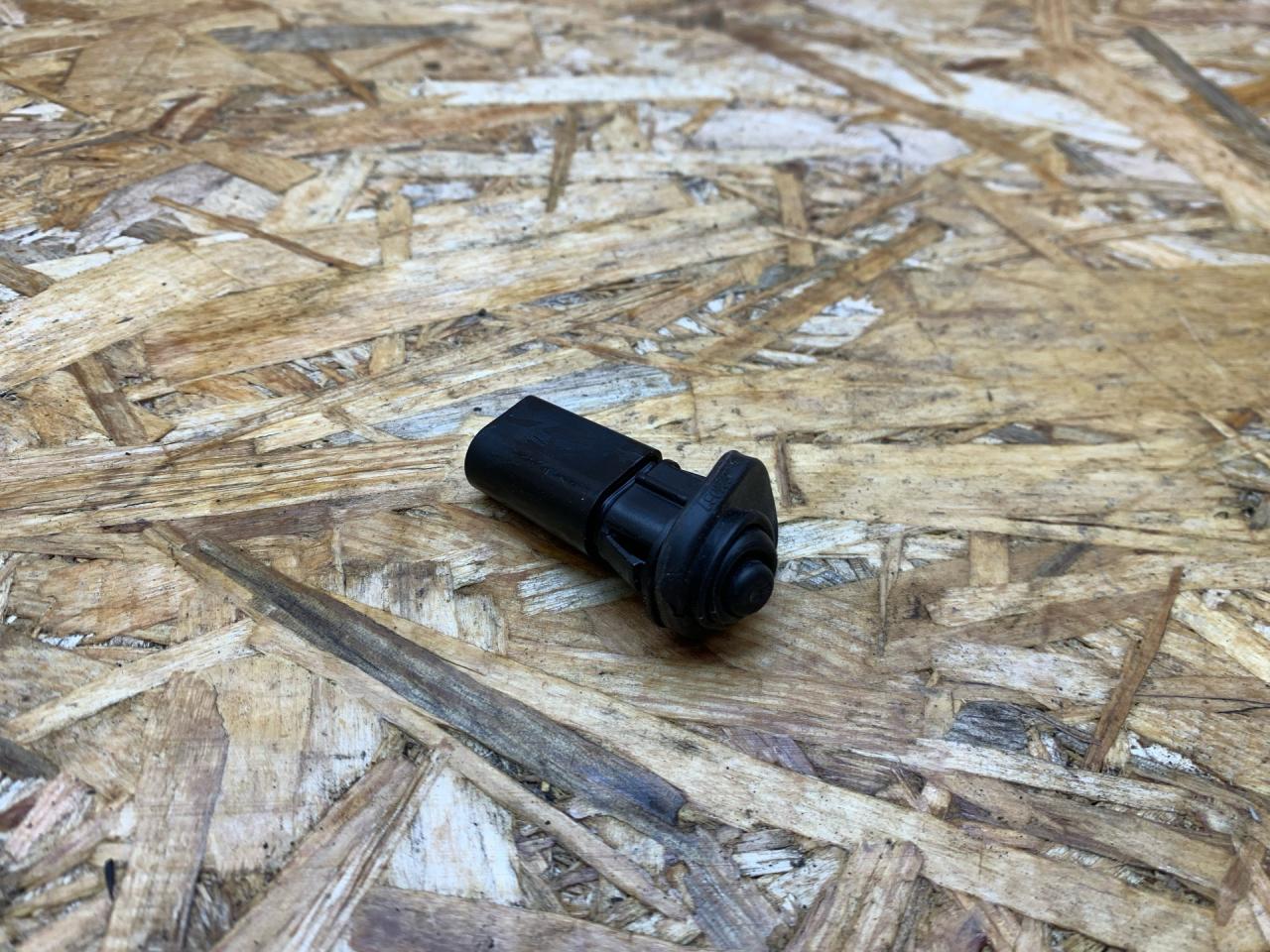 выключатель концевой (концевик) BMW 3 серия F30/F31/F34 F31 2013, 2.0 л., дизель, АКПП, 475 black-sapphire metallic, универсал, полный привод, правый руль, 51177284741, 7284741, 51172993465, 2993465 - фото №1