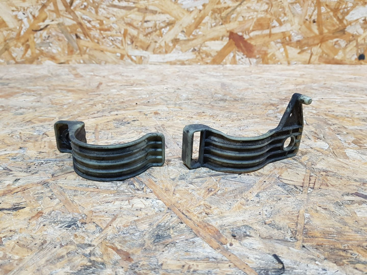 кронштейн топливного фильтра BMW 3 серия F30/F31/F34 F30 2014, 2.0 л., дизель, МКПП, седан, полный привод, правый руль, 7292268, 16127292268 - фото №1