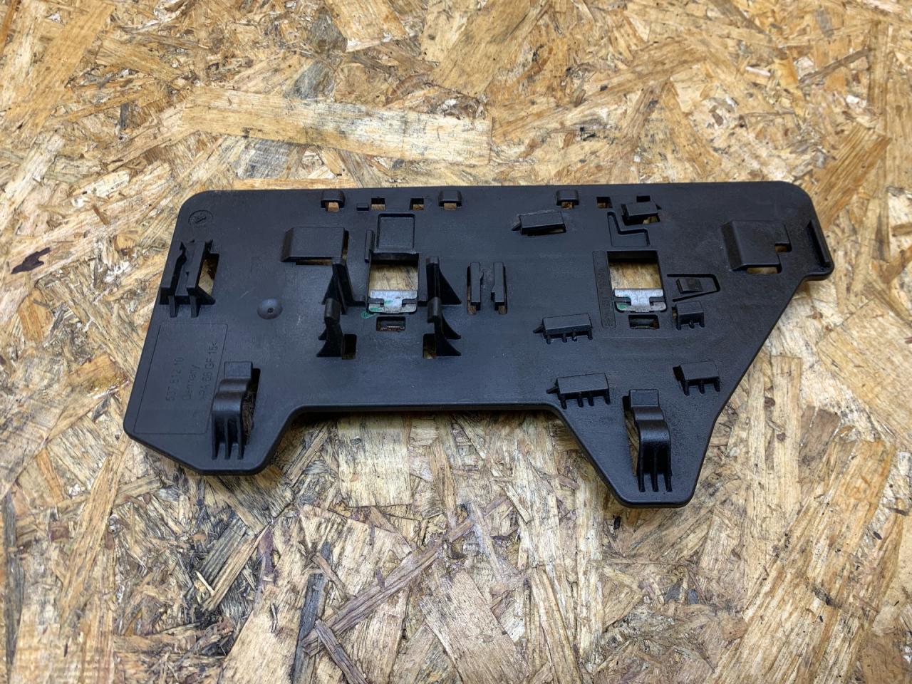 кронштейн (крепление) BMW X5 E70 2008, 3.0 л., дизель, АКПП, внедорожник 5 дв., полный привод, правый руль, 7799470, 12517799470, 12517793417, 7793417 - фото №1