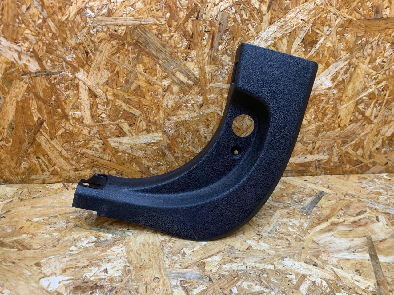пластик BMW 5 серия F07/F10/F11 F11 2011, 3.0 л., дизель, АКПП, черный, универсал, задний привод, 9162735, 51419162735 - фото №1