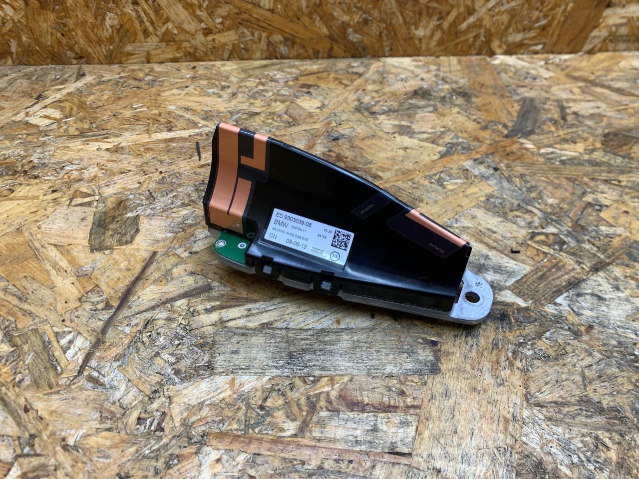 антенна BMW 4 серия F32/F33 F36 2015, 3.0 л., дизель, АКПП, лифтбэк, полный привод, правый руль, 9303037, 65209303037, 65209303039, 9303039 - фото №1