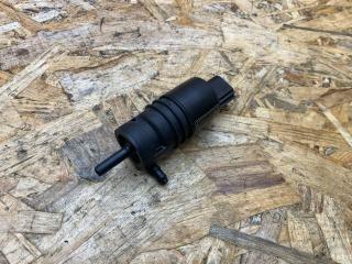 насос (моторчик) омывателя стекла BMW 4 серия F32/F33 F32 2015, 3.5 л., дизель, АКПП, черный, купе, полный привод, правый руль, 7302589, 67127302589, 67126934159, 6934159