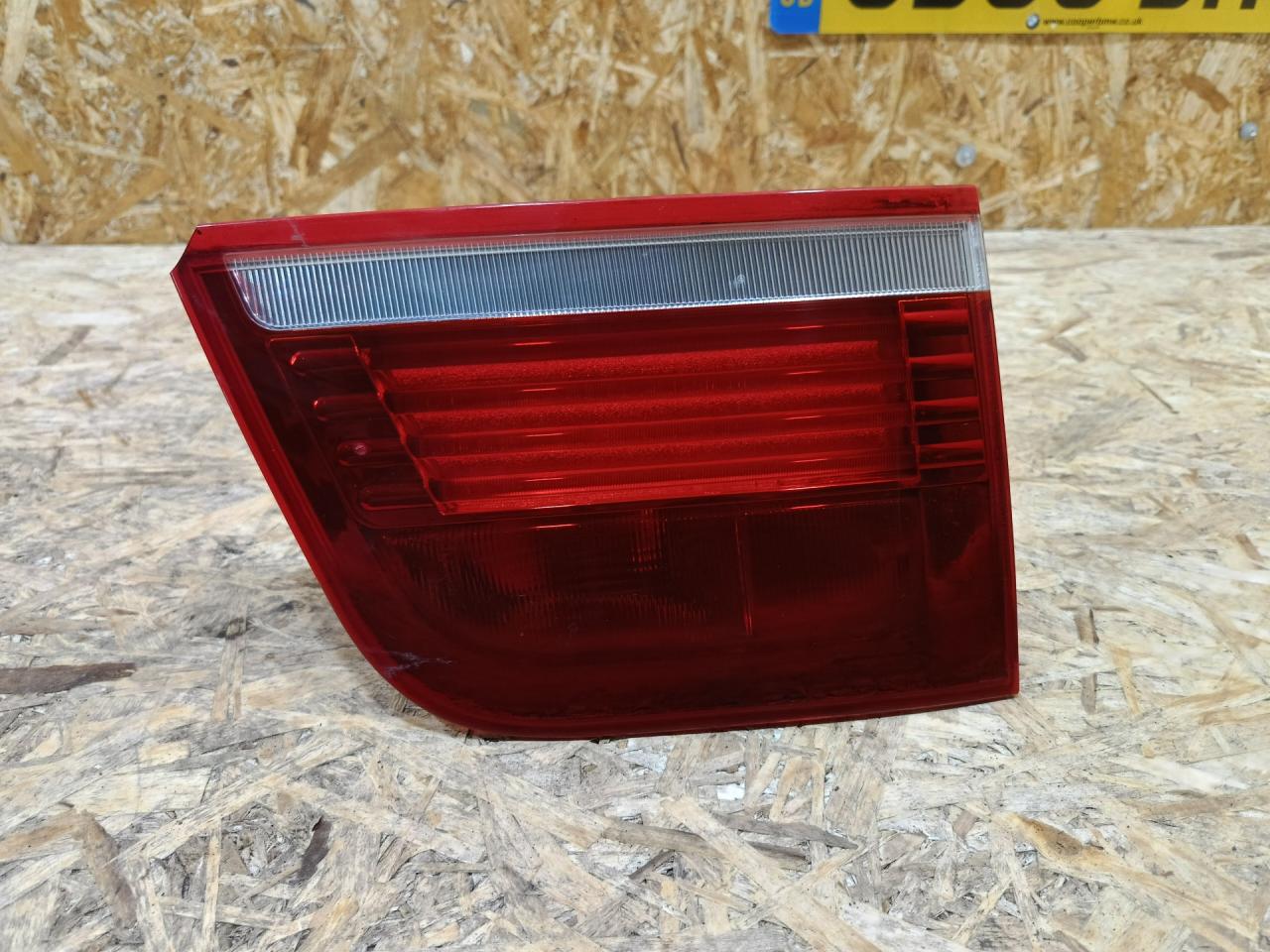 фонарь крышки багажника правый BMW X5 E70 2007, 3.0 л., дизель, АКПП, черный, внедорожник 5 дв., полный привод, правый руль, 63217295340, 7295340, 63217200822, 7200822, 63217158944, 7158944, 524441312 - фото №1