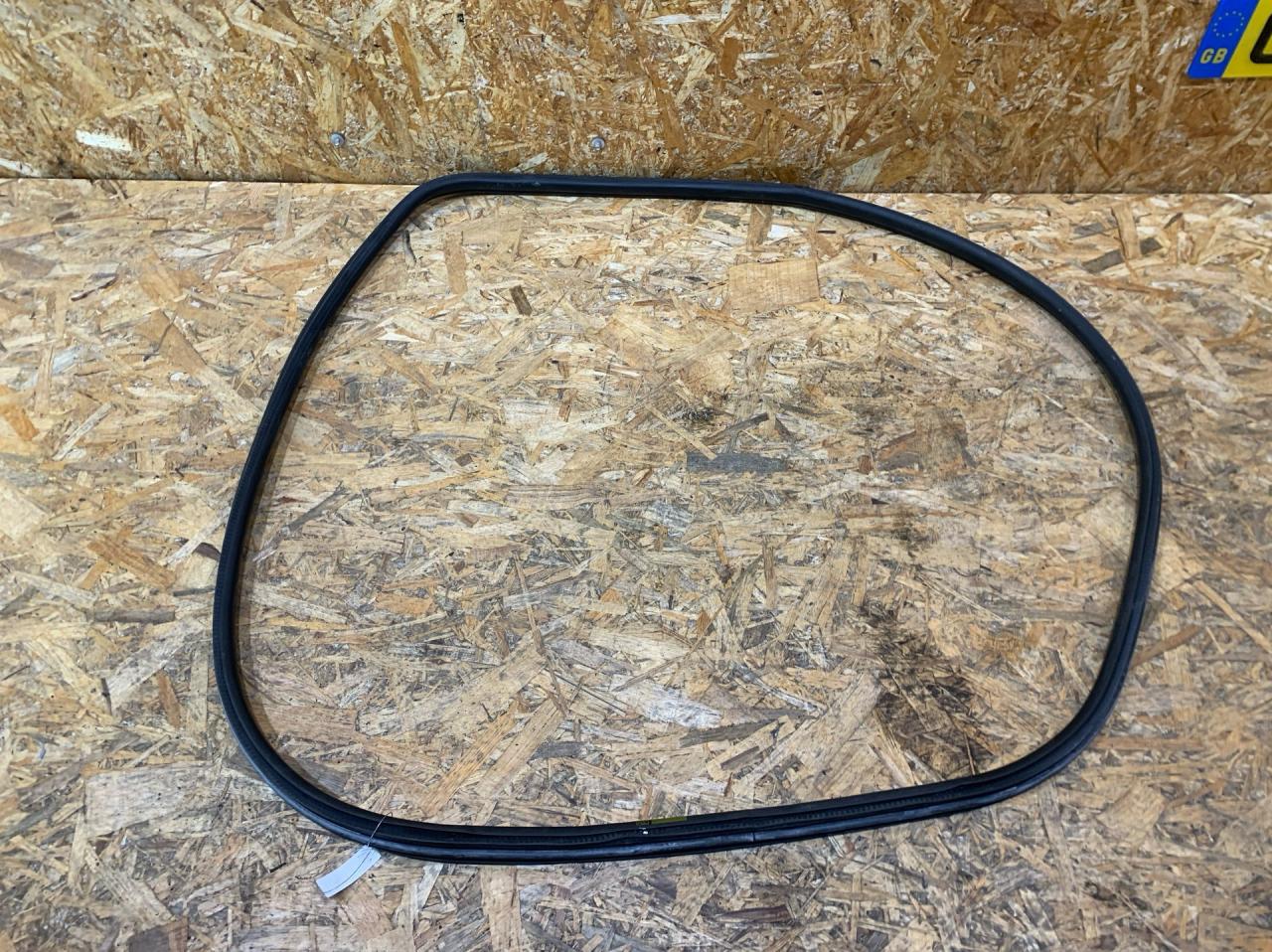 уплотнитель двери BMW 3 серия F30/F31/F34 F31 2013, 2.0 л., дизель, АКПП, 475 black-sapphire metallic, универсал, полный привод, правый руль, 7305837, 51337258329, 7258329, 7258312 - фото №1