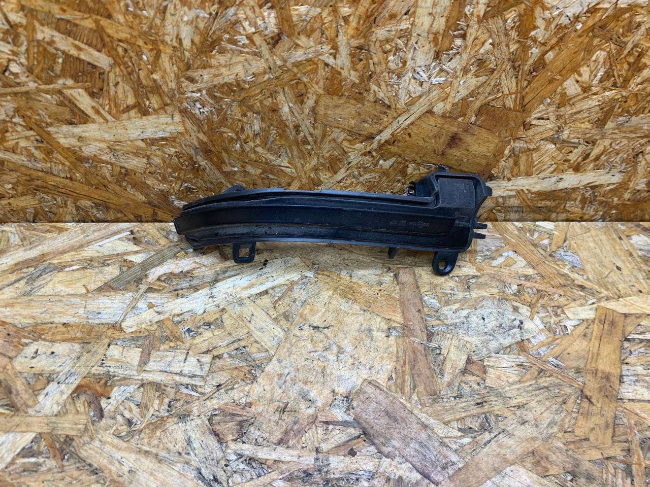 повторитель поворотов BMW 3 серия F30/F31/F34 F30 2014, 2.0 л., дизель, МКПП, седан, полный привод, правый руль, 7280771, 63137280771, 20203101 - фото №1
