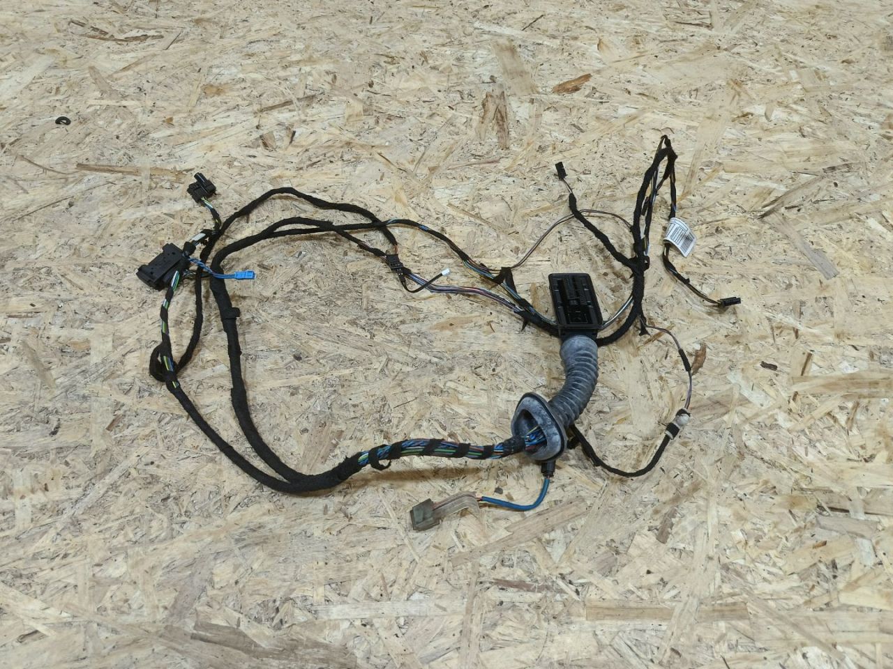 дверная проводка BMW 3 серия F30/F31/F34 F30 2013, 3.0 л., дизель, АКПП, черный, седан, задний привод, правый руль, 9286241, 61129286241 - фото №1