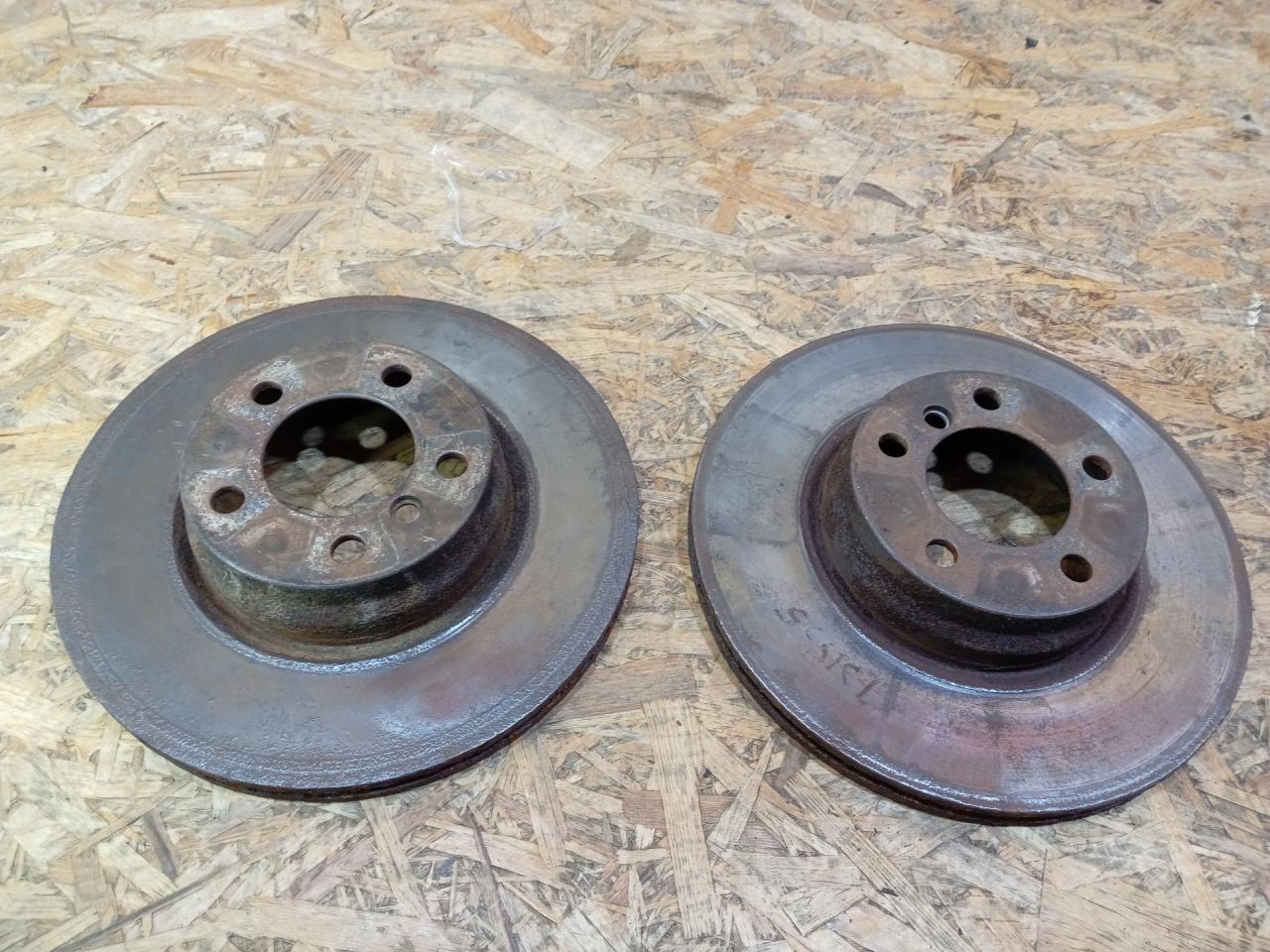 диски тормозные (комплект) BMW 3 серия F30/F31/F34 F30 2013, 3.0 л., дизель, АКПП, черный, седан, задний привод, правый руль - фото №1