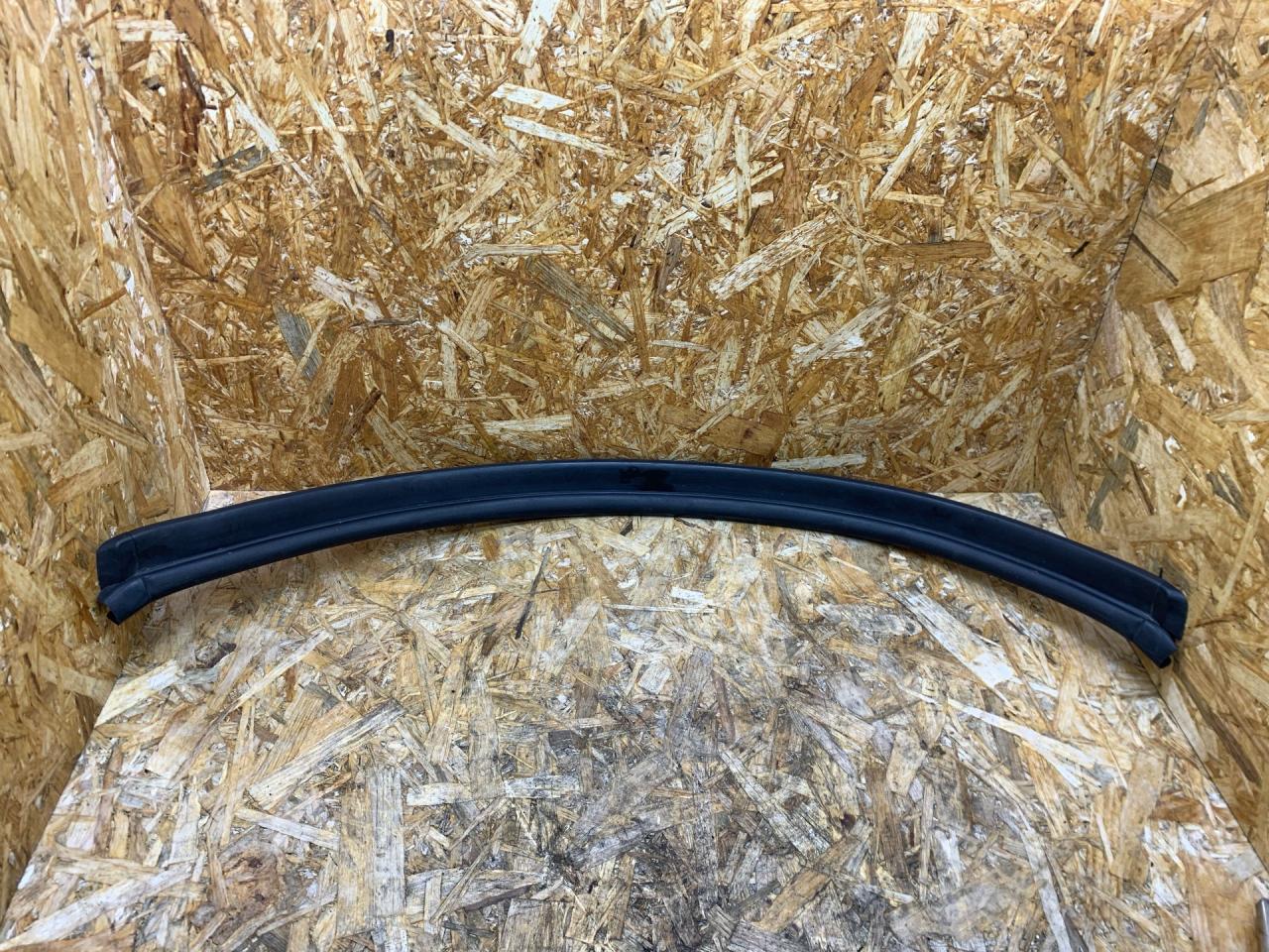 уплотнитель подкапотного пространства BMW 5 серия F07/F10/F11 F11 2012, 2.5 л., дизель, АКПП, универсал, полный привод, 51767206521, 7206521 - фото №1