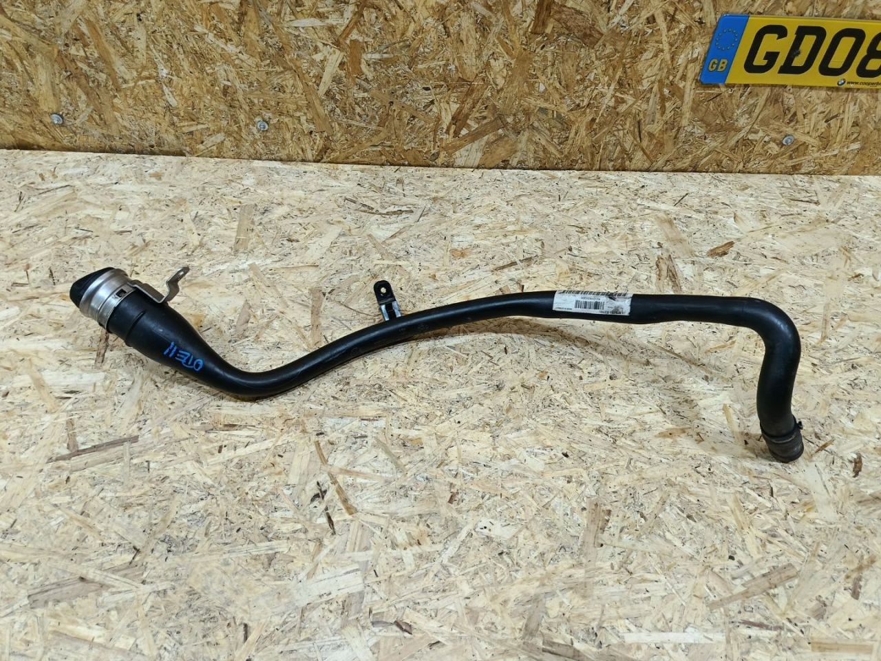 горловина топливного бака BMW 5 серия F07/F10/F11 F11 2011, 3.0 л., дизель, АКПП, черный, универсал, задний привод, 2720635306, 16117206353, 7206353, 16114899859, 4899859 - фото №1