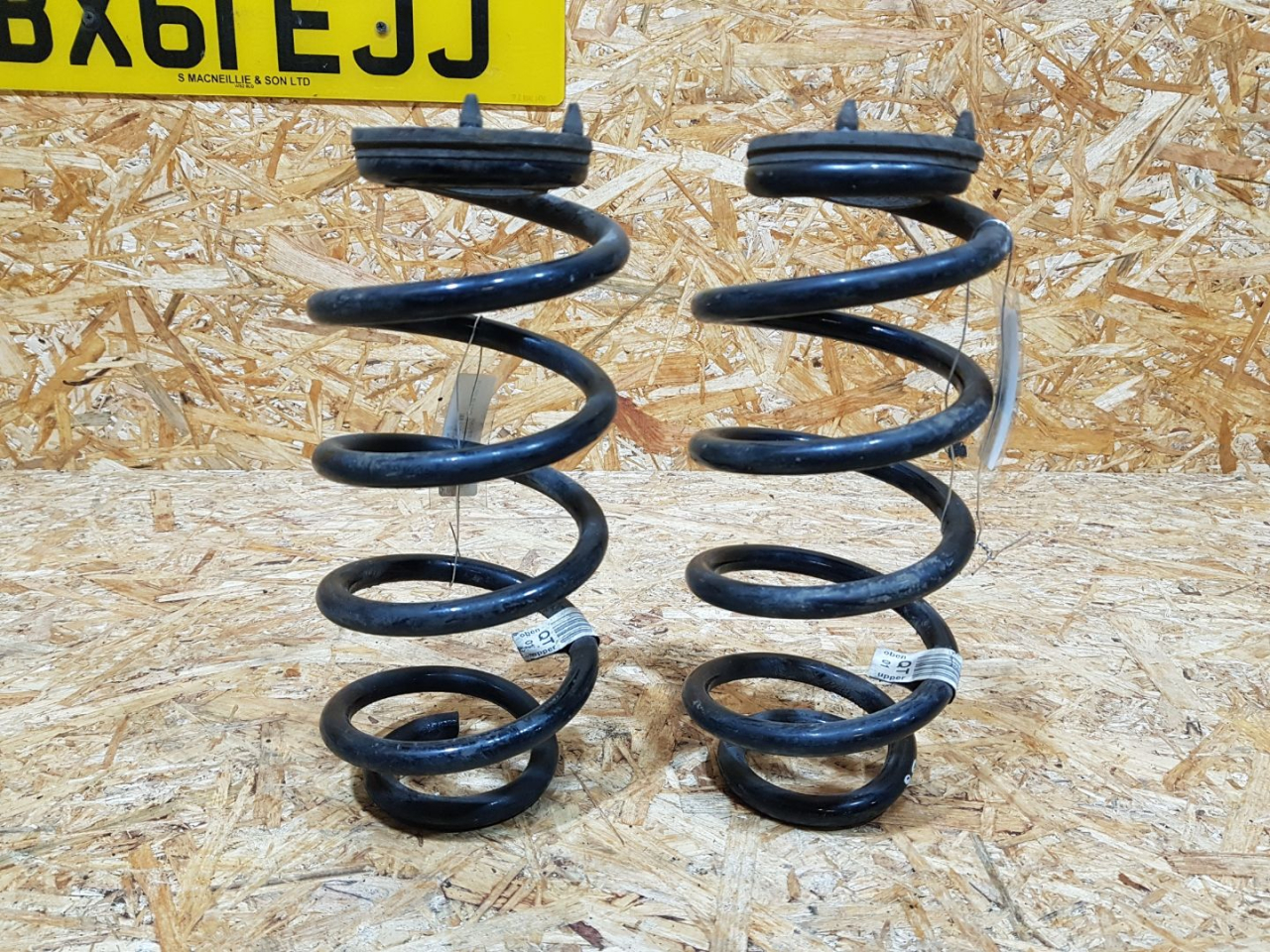 пружина задняя BMW X1 F48 2016, 2.0 л., дизель, АКПП, белый, внедорожник 5 дв., передний привод, правый руль, 33536872295, 6872295 - фото №1