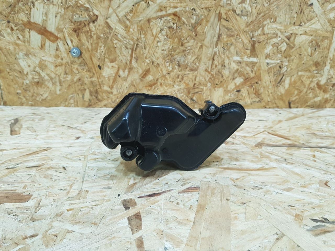 вакуумный ресивер BMW X2 F39 2018, 2.0 л., дизель, МКПП, внедорожник 5 дв., полный привод, правый руль, 8581292, 11658581292 - фото №1
