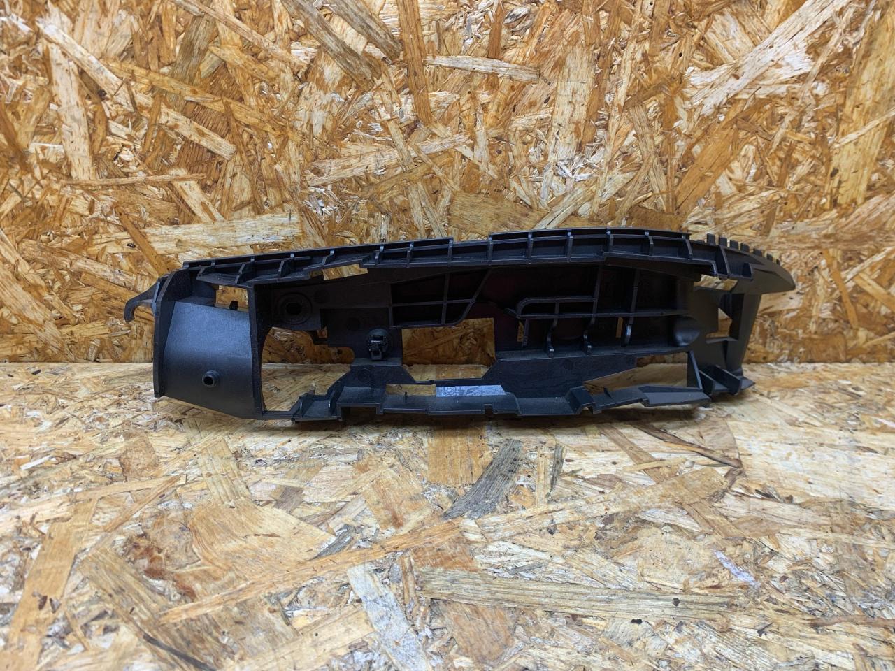 кронштейн (крепление) BMW 3 серия E90/E91/E92/E93 E92 2007, 3.0 л., дизель, АКПП, купе, задний привод, правый руль, 6979656 - фото №1